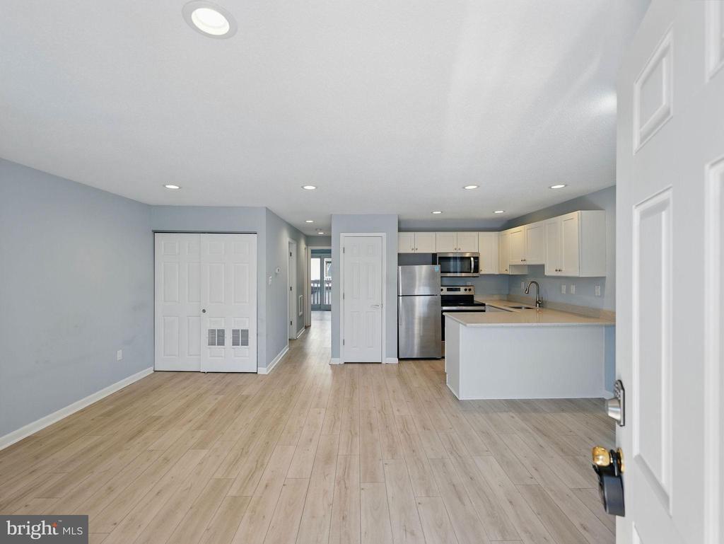 152 JAMESTOWN ROAD 10101