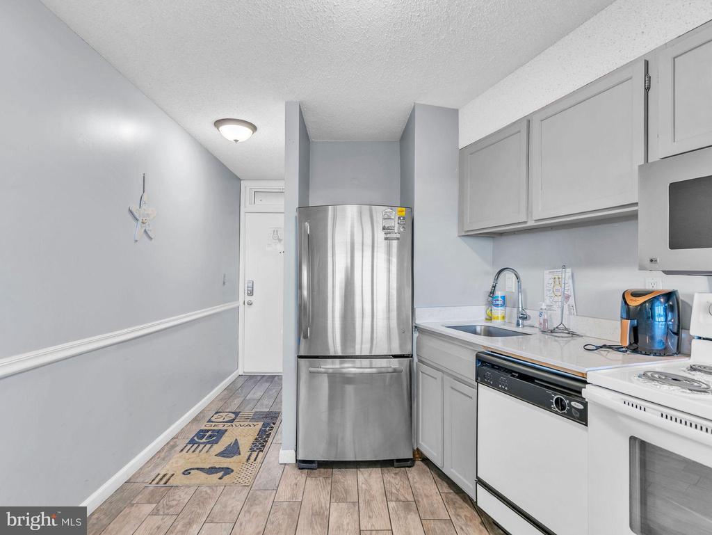 8500 COASTAL HIGHWAY 703