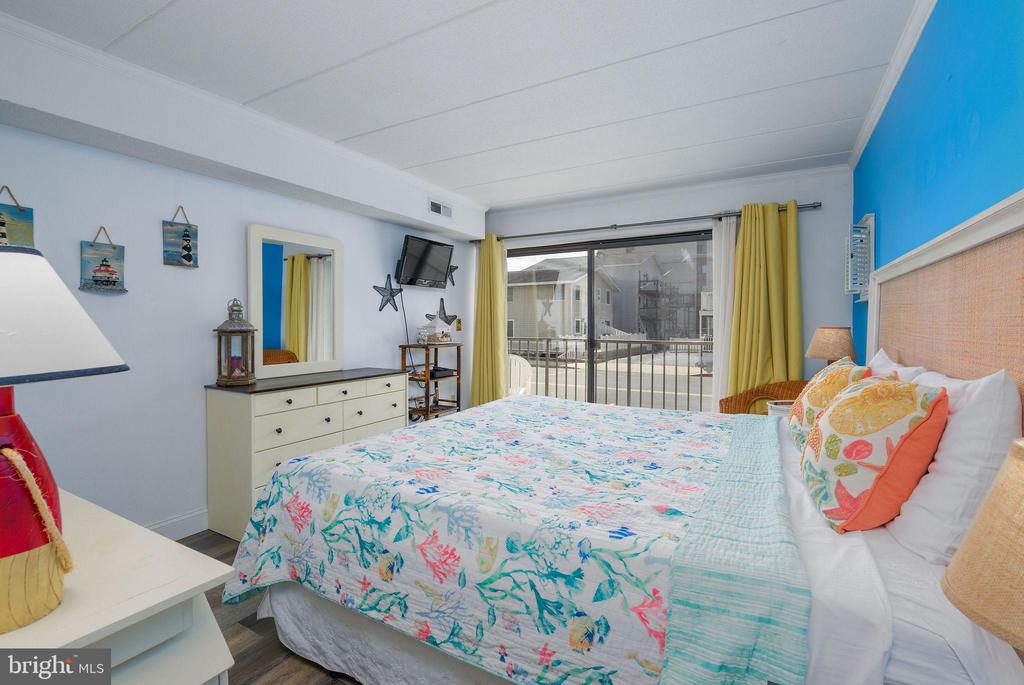 4 123RD STREET 103