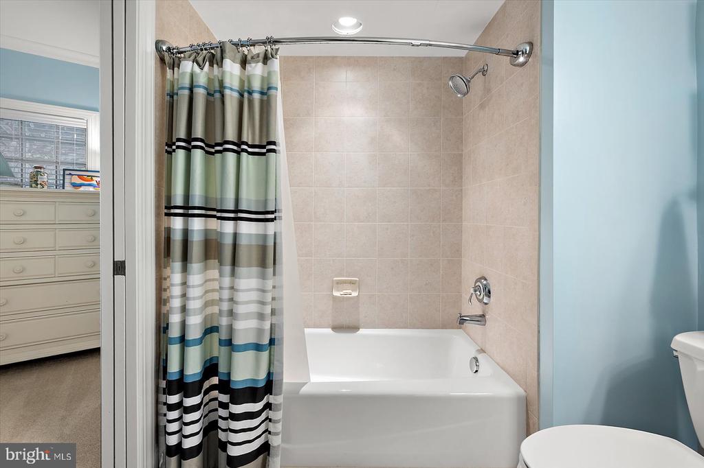 8 60TH STREET 302
