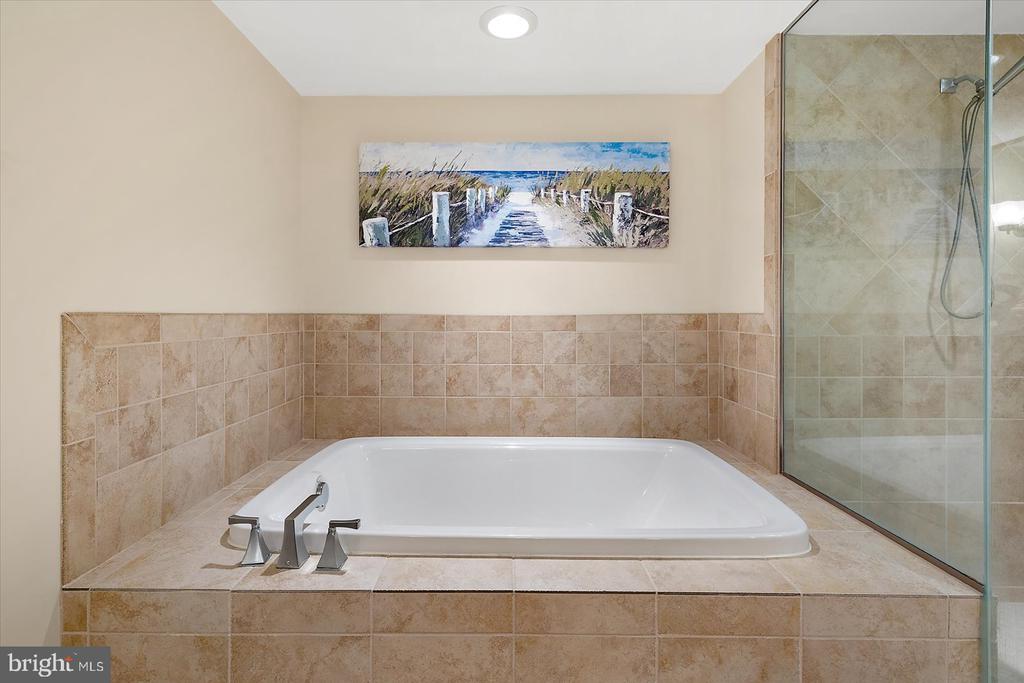 8 60TH STREET 302