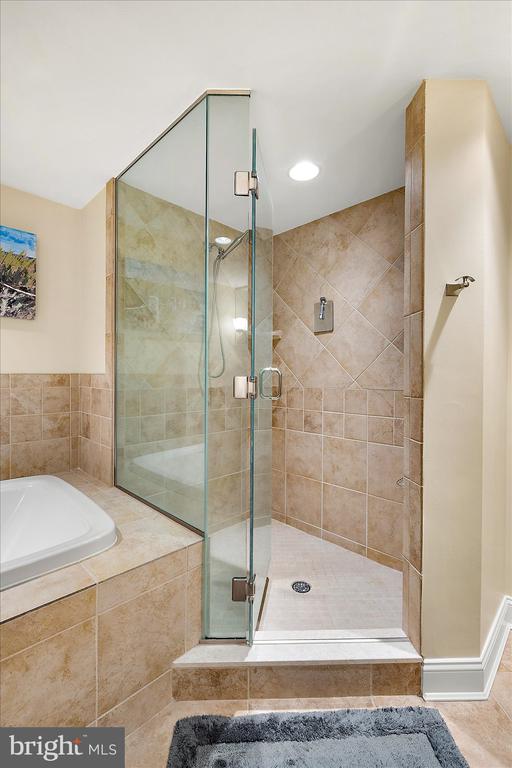 8 60TH STREET 302