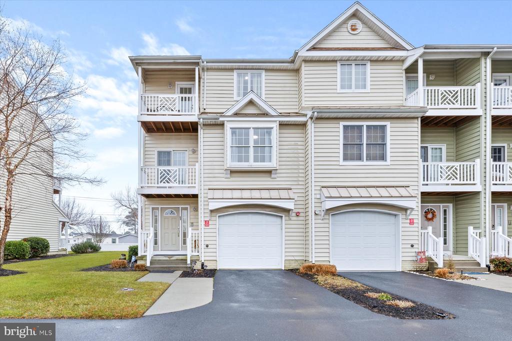 9823 GOLF COURSE ROAD 10