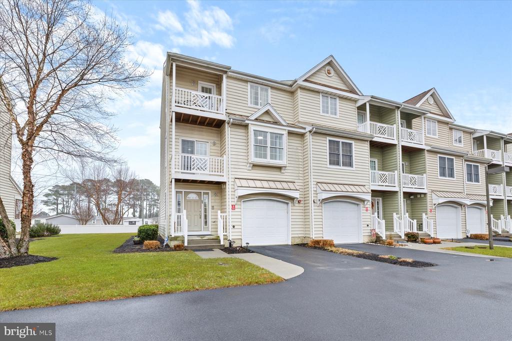 9823 GOLF COURSE ROAD 10