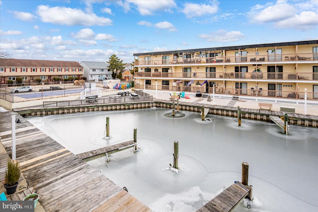 170 CAPTAINS QUARTERS ROAD 204
