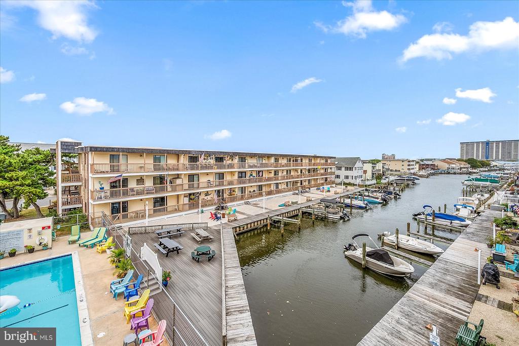 170 CAPTAINS QUARTERS ROAD 204