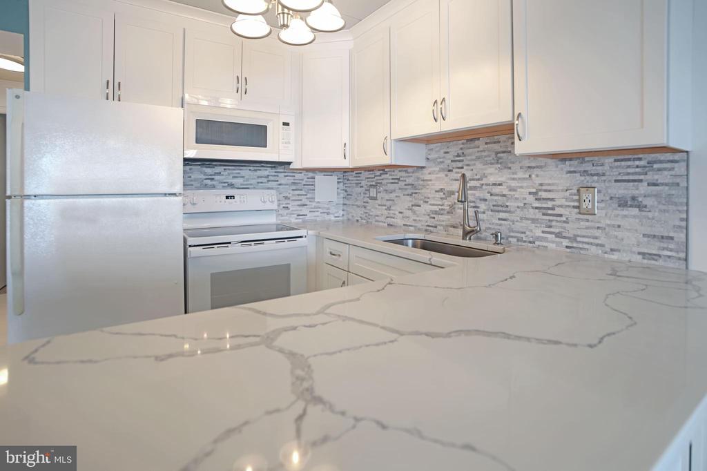 18 69TH STREET Unit: 9
