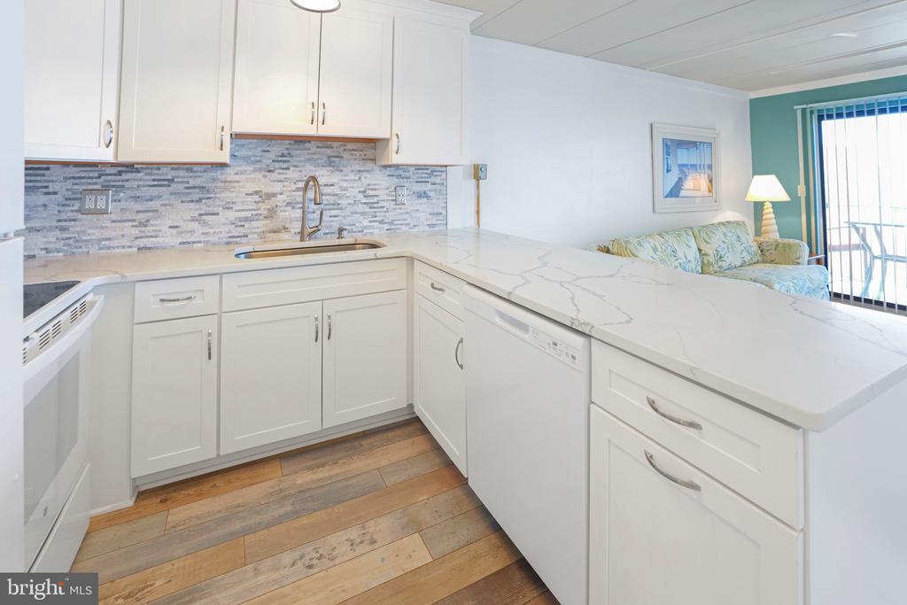 18 69TH STREET Unit: 9
