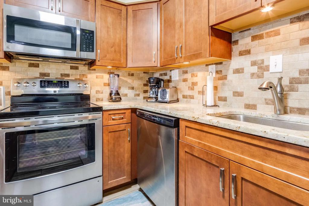 10300 COASTAL HIGHWAY Unit: 2003