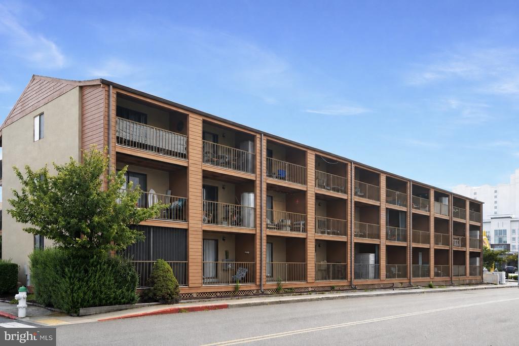 202 32ND STREET Unit: 210