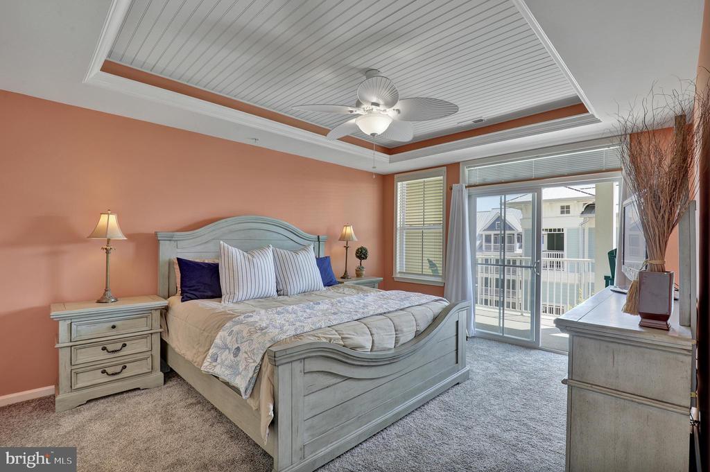 35 FOUNTAIN DRIVE W Unit: LUG-AV-4D