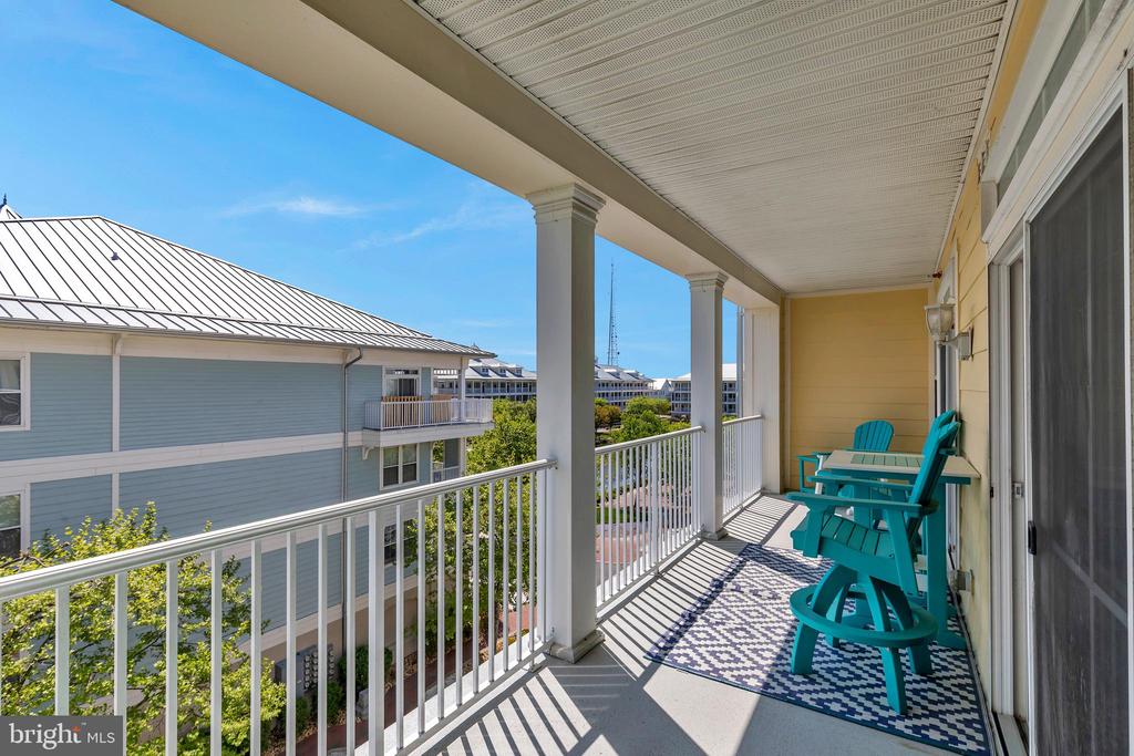 35 FOUNTAIN DRIVE W Unit: LUG-AV-4D