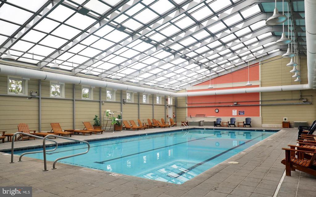 35 FOUNTAIN DRIVE W Unit: LUG-AV-4D