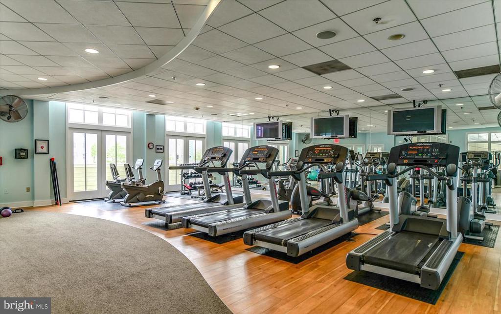 35 FOUNTAIN DRIVE W Unit: LUG-AV-4D