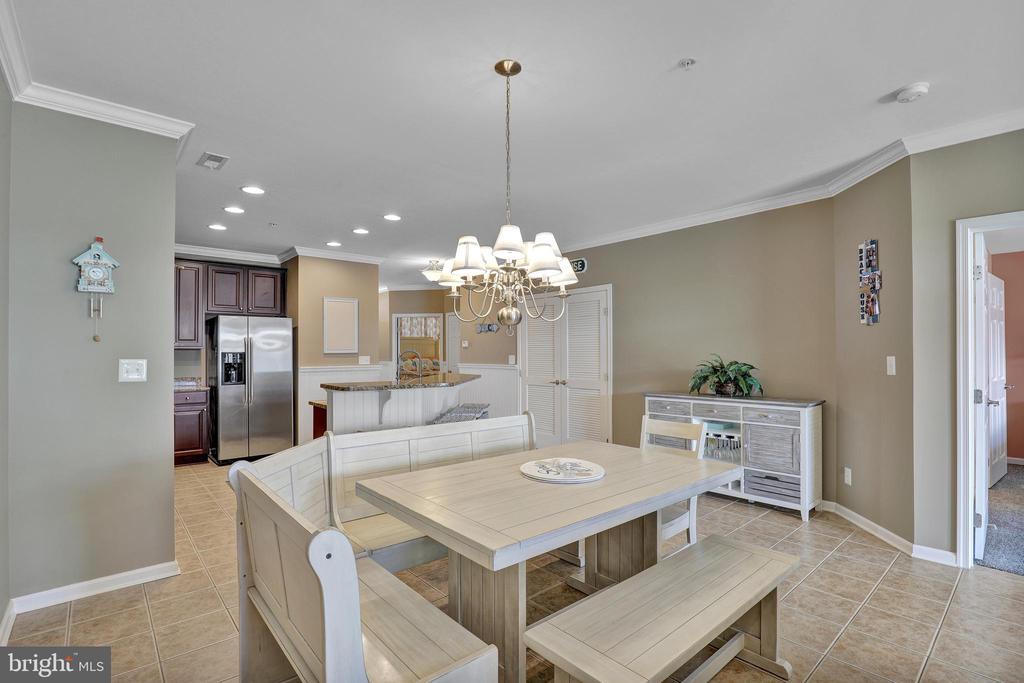 35 FOUNTAIN DRIVE W Unit: LUG-AV-4D