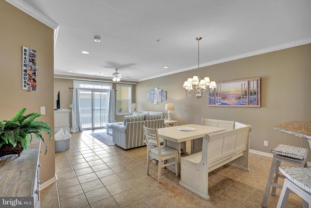35 FOUNTAIN DRIVE W Unit: LUG-AV-4D