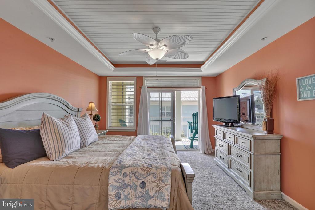 35 FOUNTAIN DRIVE W Unit: LUG-AV-4D
