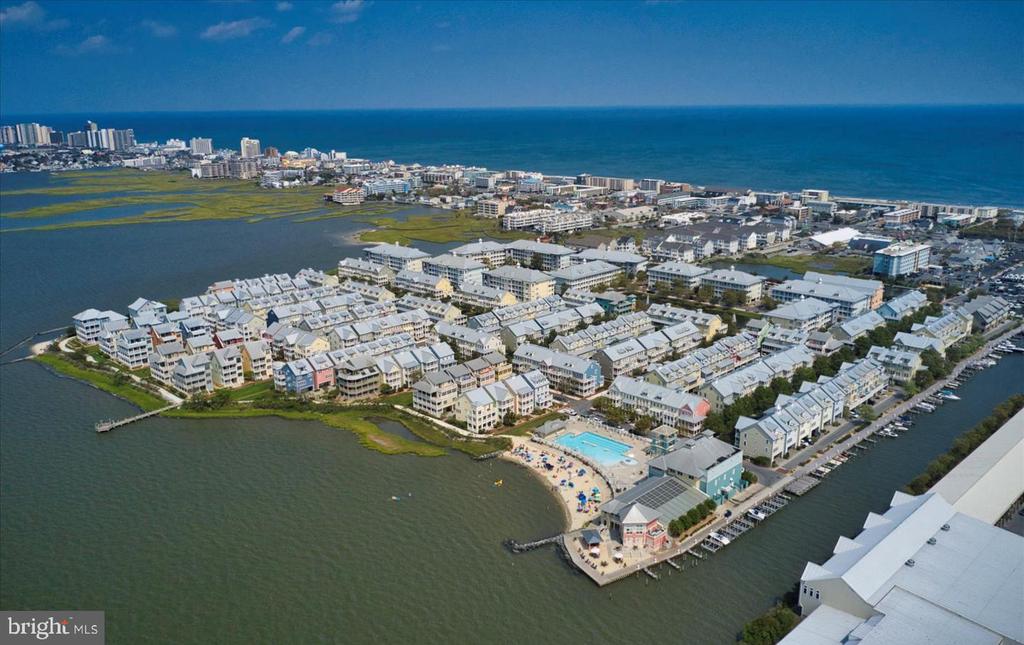 35 FOUNTAIN DRIVE W Unit: LUG-AV-4D
