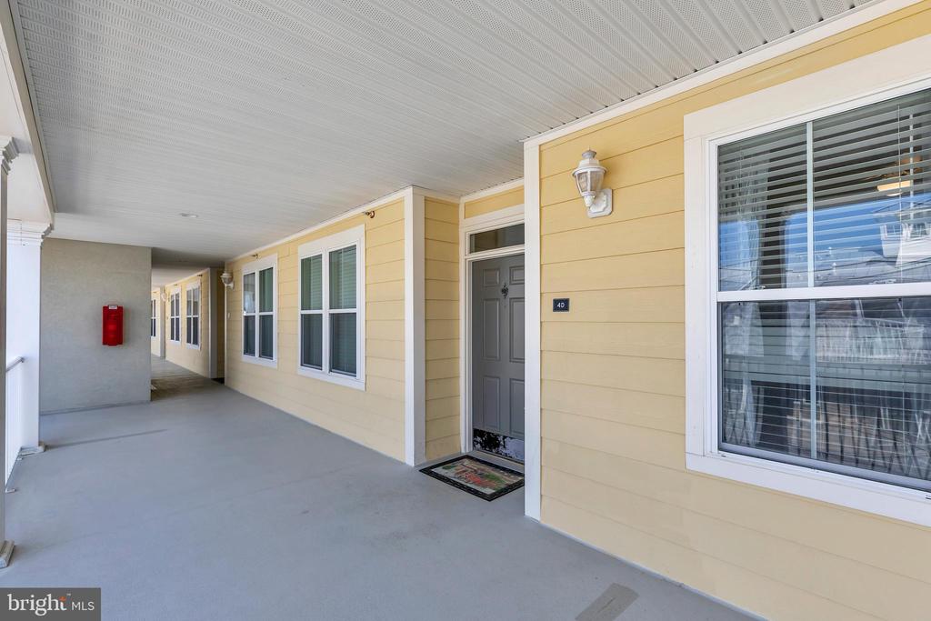 35 FOUNTAIN DRIVE W Unit: LUG-AV-4D
