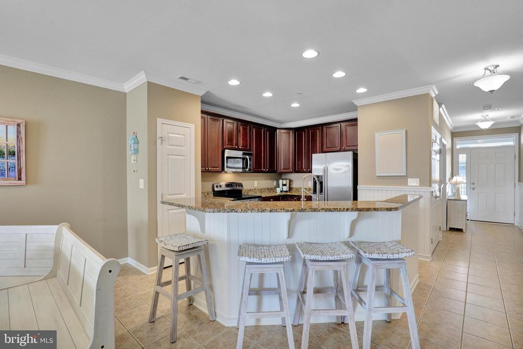 35 FOUNTAIN DRIVE W Unit: LUG-AV-4D