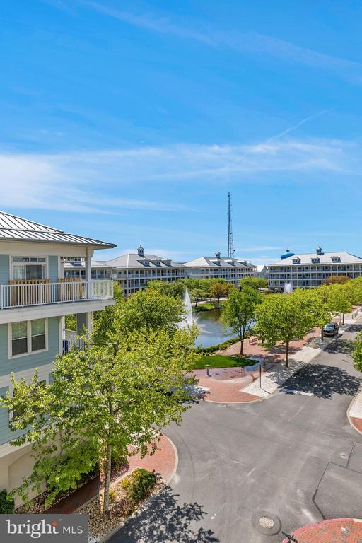 35 FOUNTAIN DRIVE W Unit: LUG-AV-4D