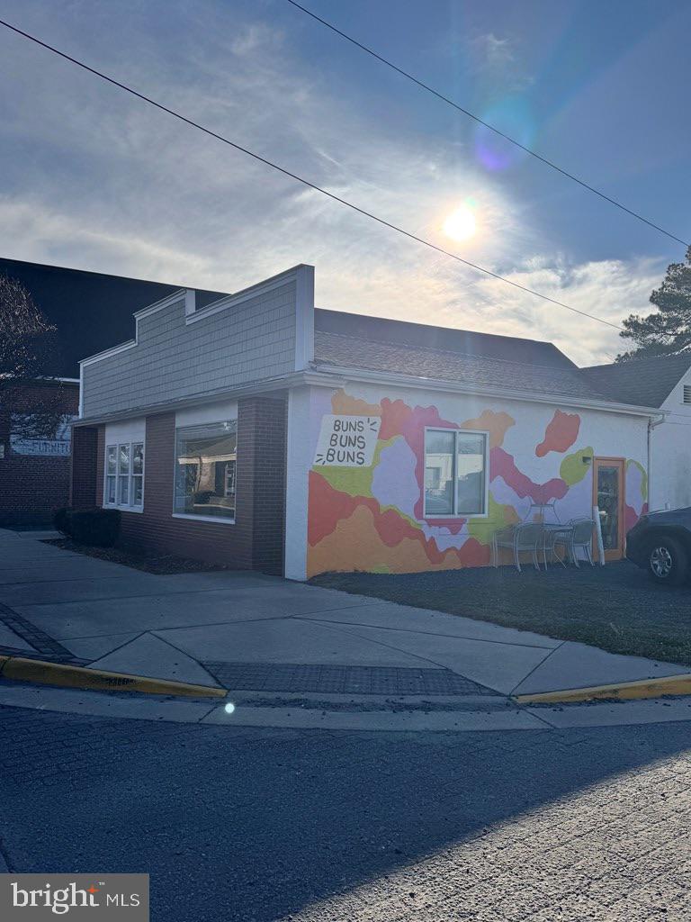 3292 MAIN ST