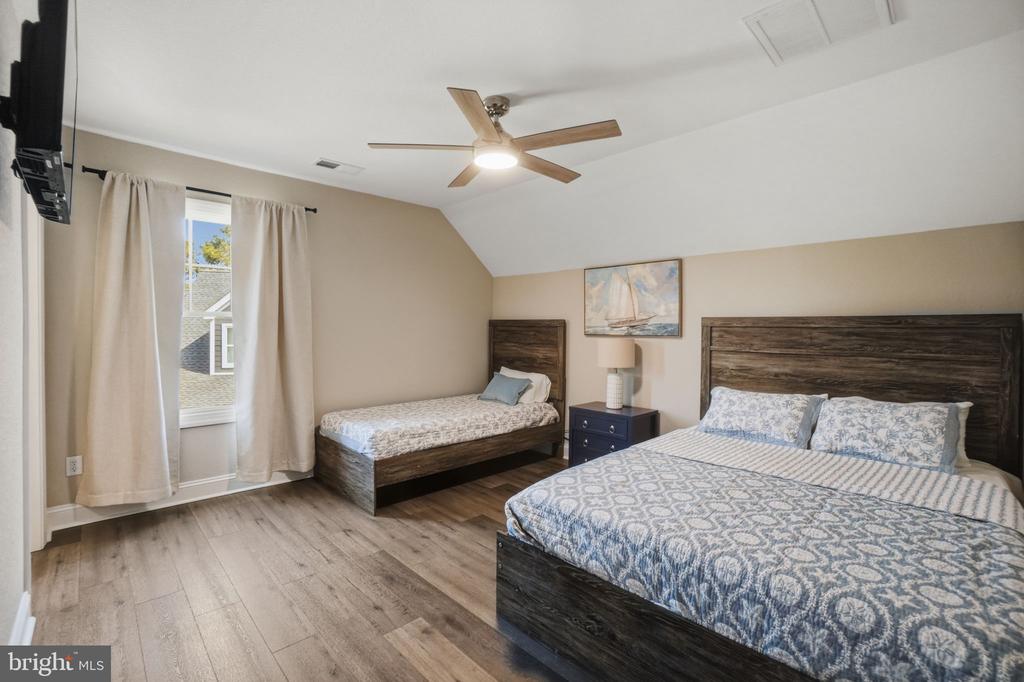 8 SEAY COURT