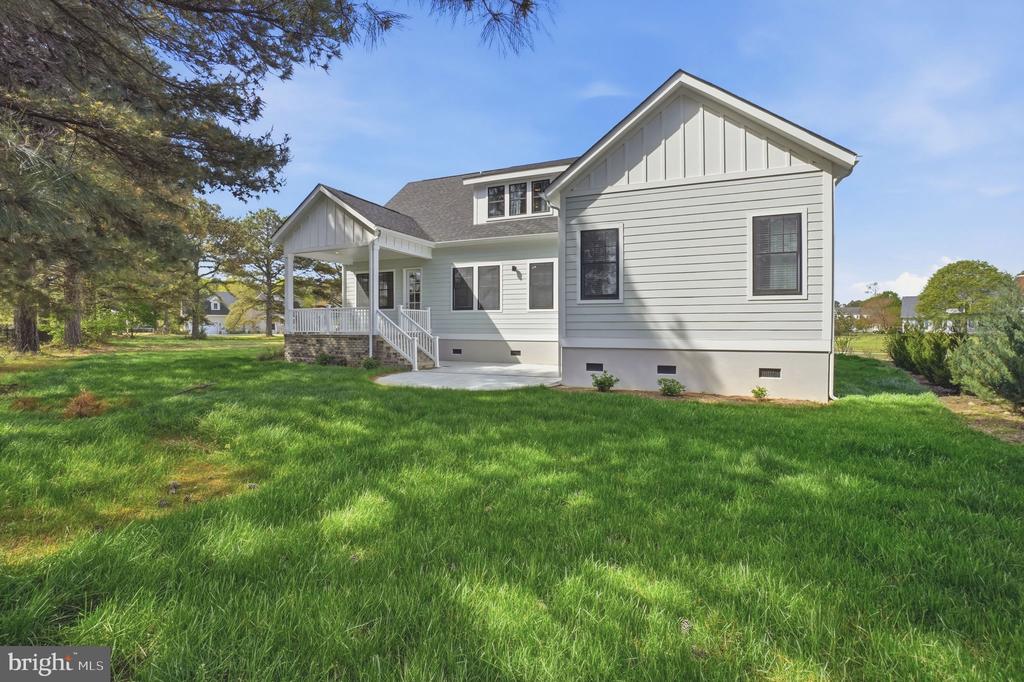 8 SEAY COURT