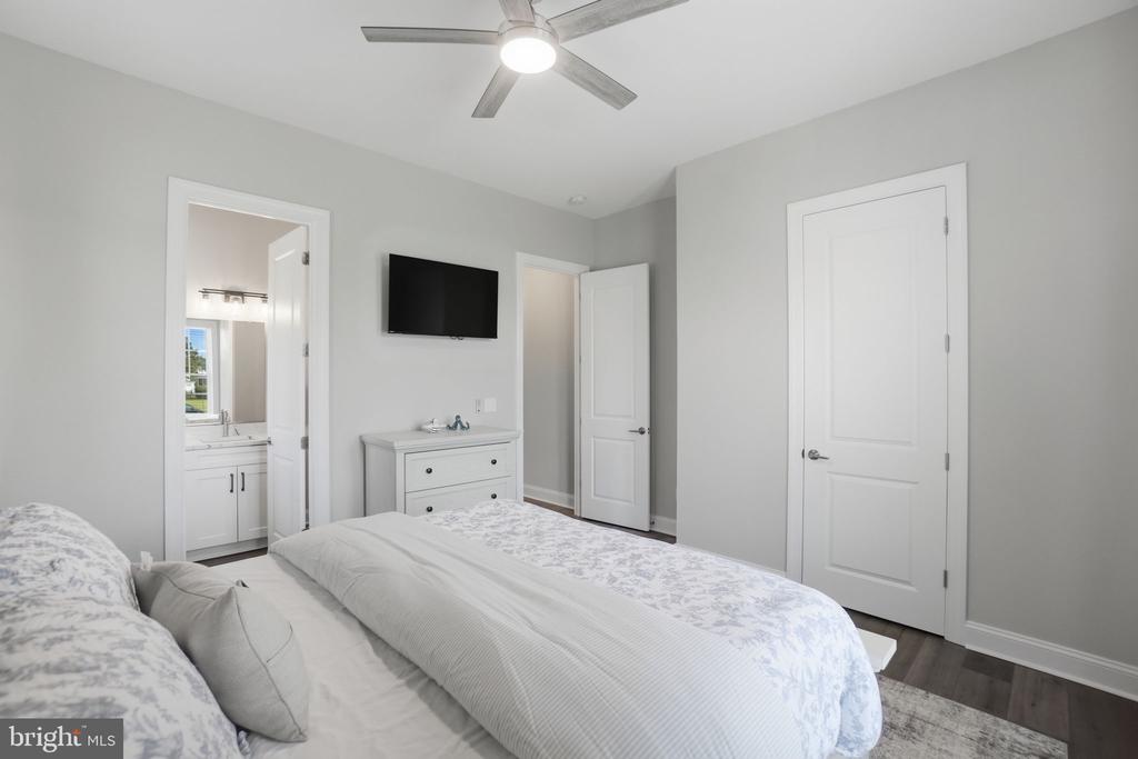 8 SEAY COURT