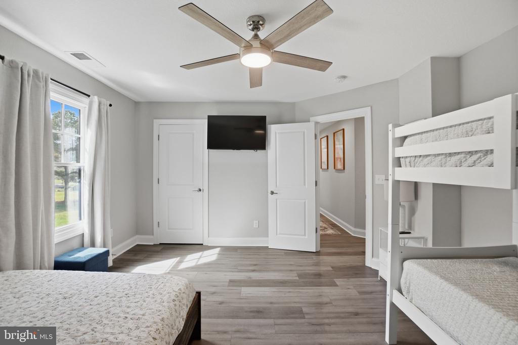 8 SEAY COURT