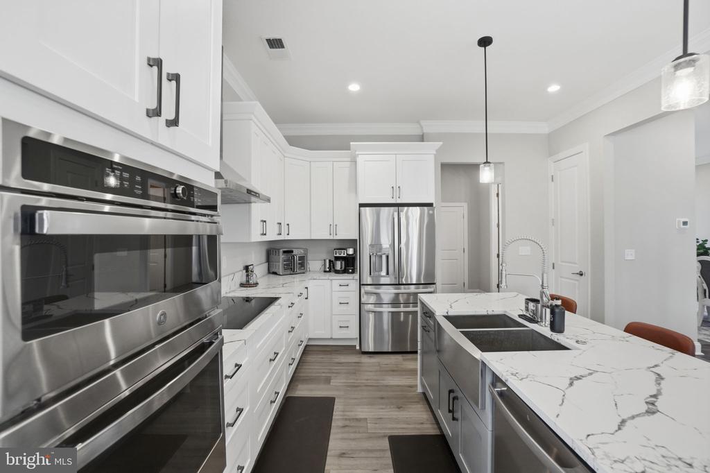 8 SEAY COURT