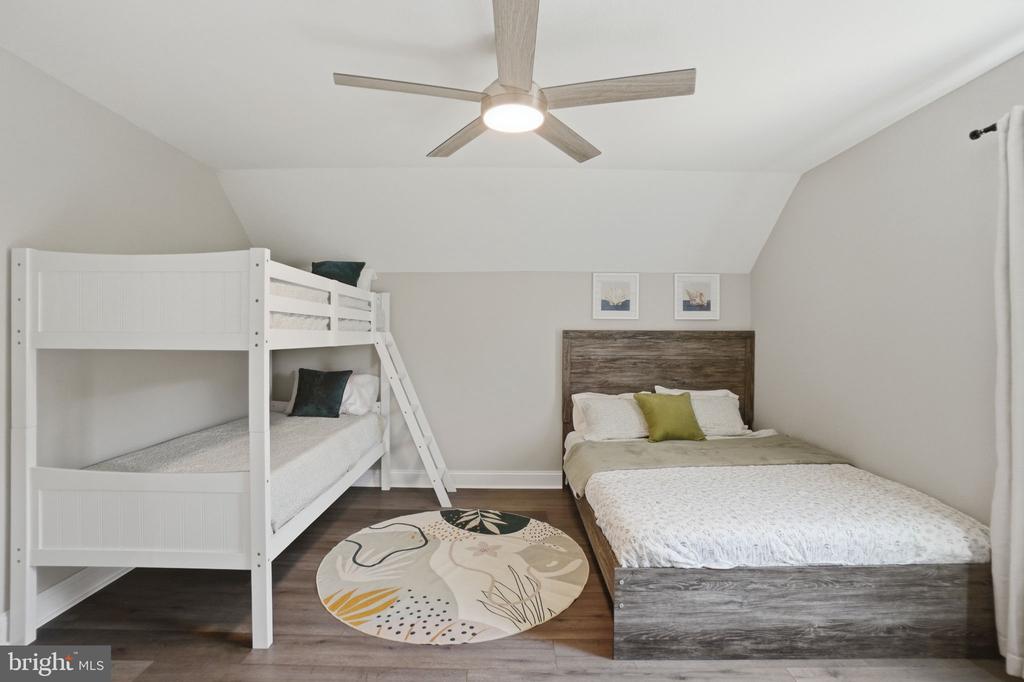 8 SEAY COURT
