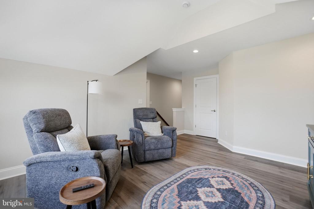 8 SEAY COURT