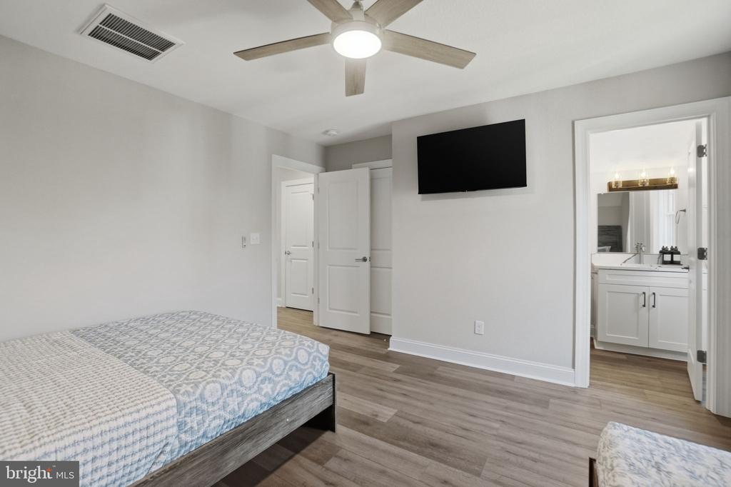 8 SEAY COURT