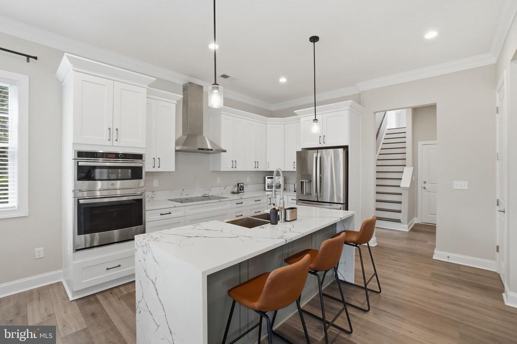8 SEAY COURT