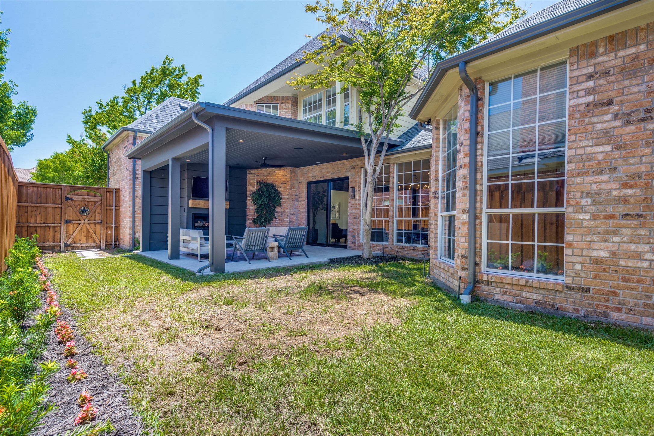 5019 Hudson Drive