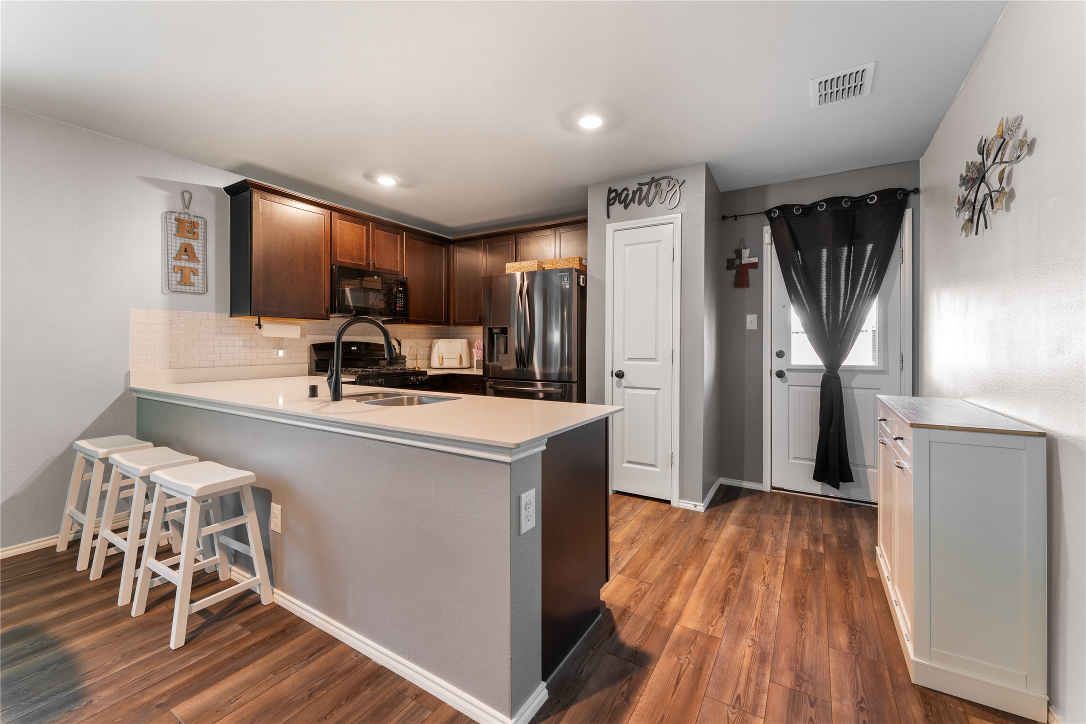 2213 Nightgrove Circle