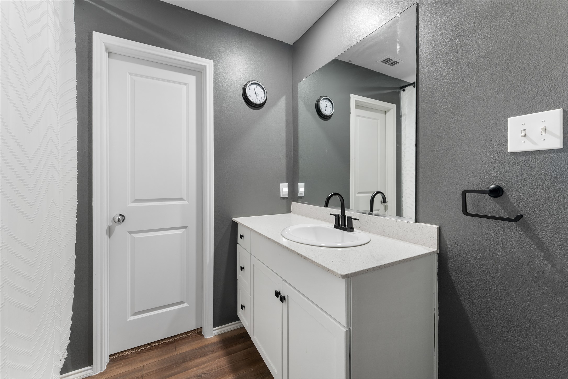 2213 Nightgrove Circle