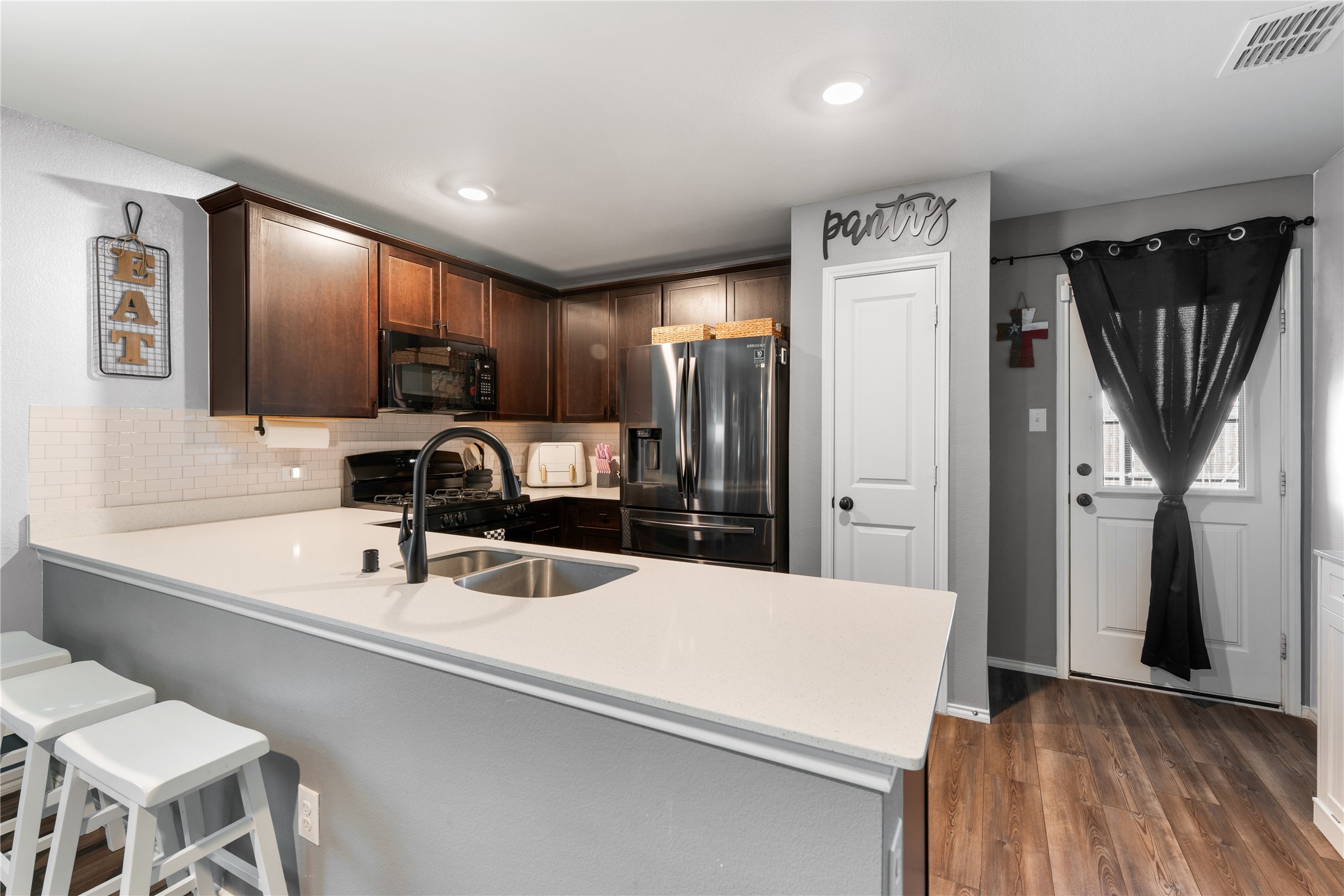 2213 Nightgrove Circle