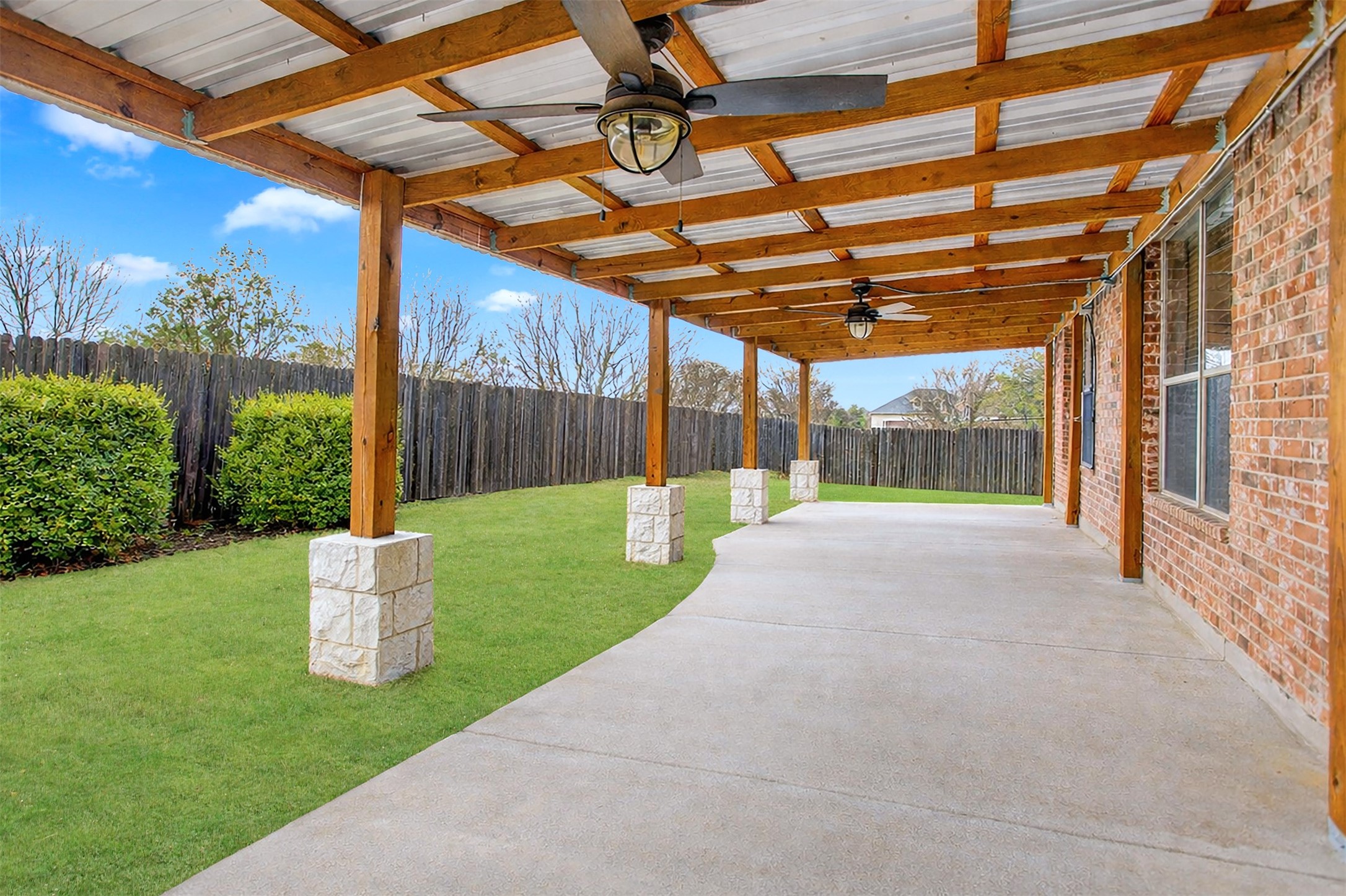 519 Hunters Ridge Drive