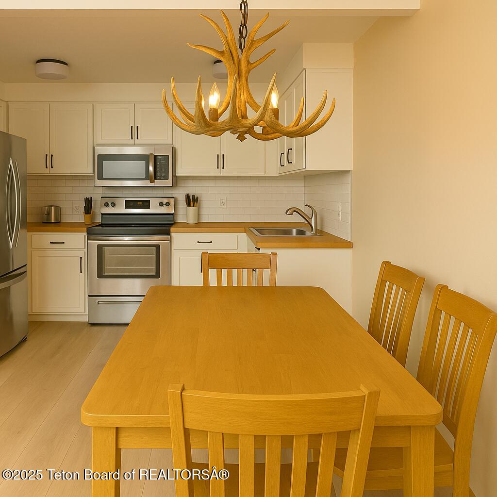 7120 N RACHEL Way, 1-2