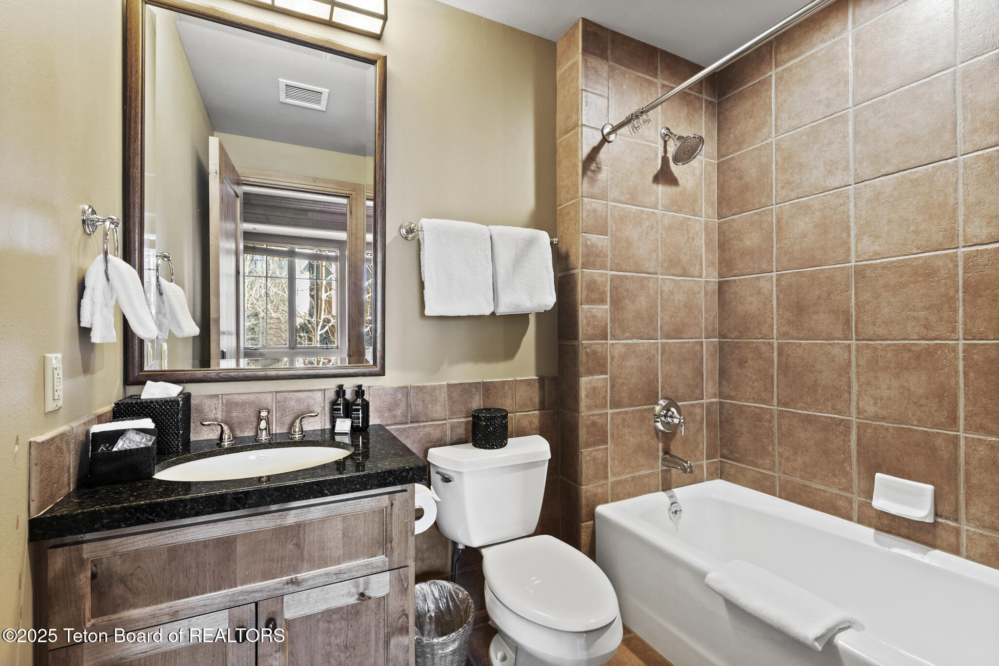 3285 W VILLAGE Drive, 304