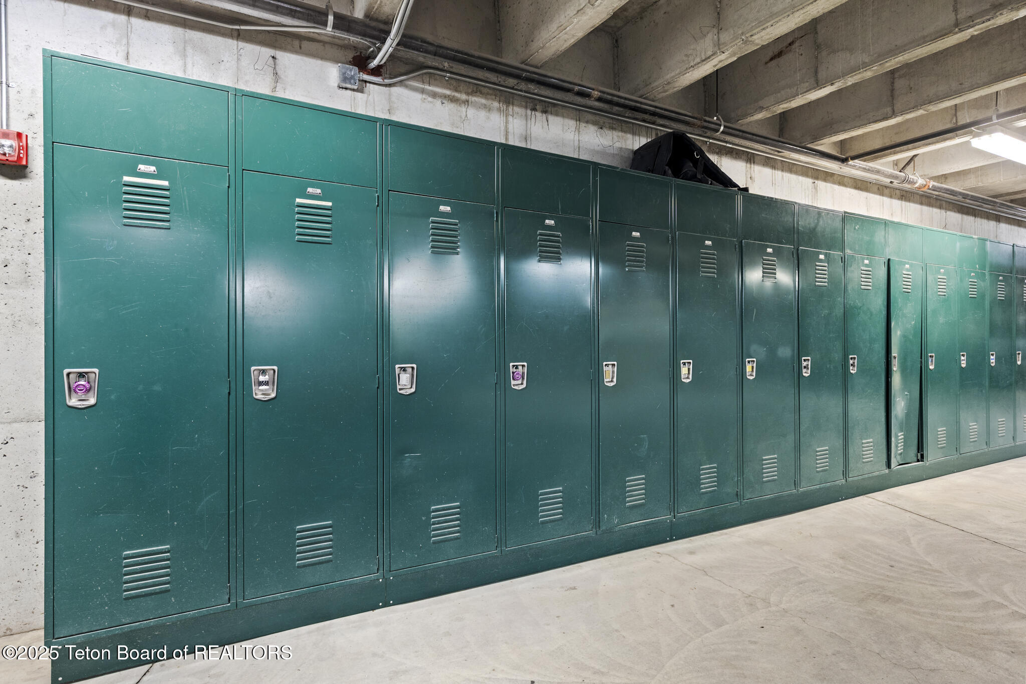 3285 W VILLAGE Drive, 304