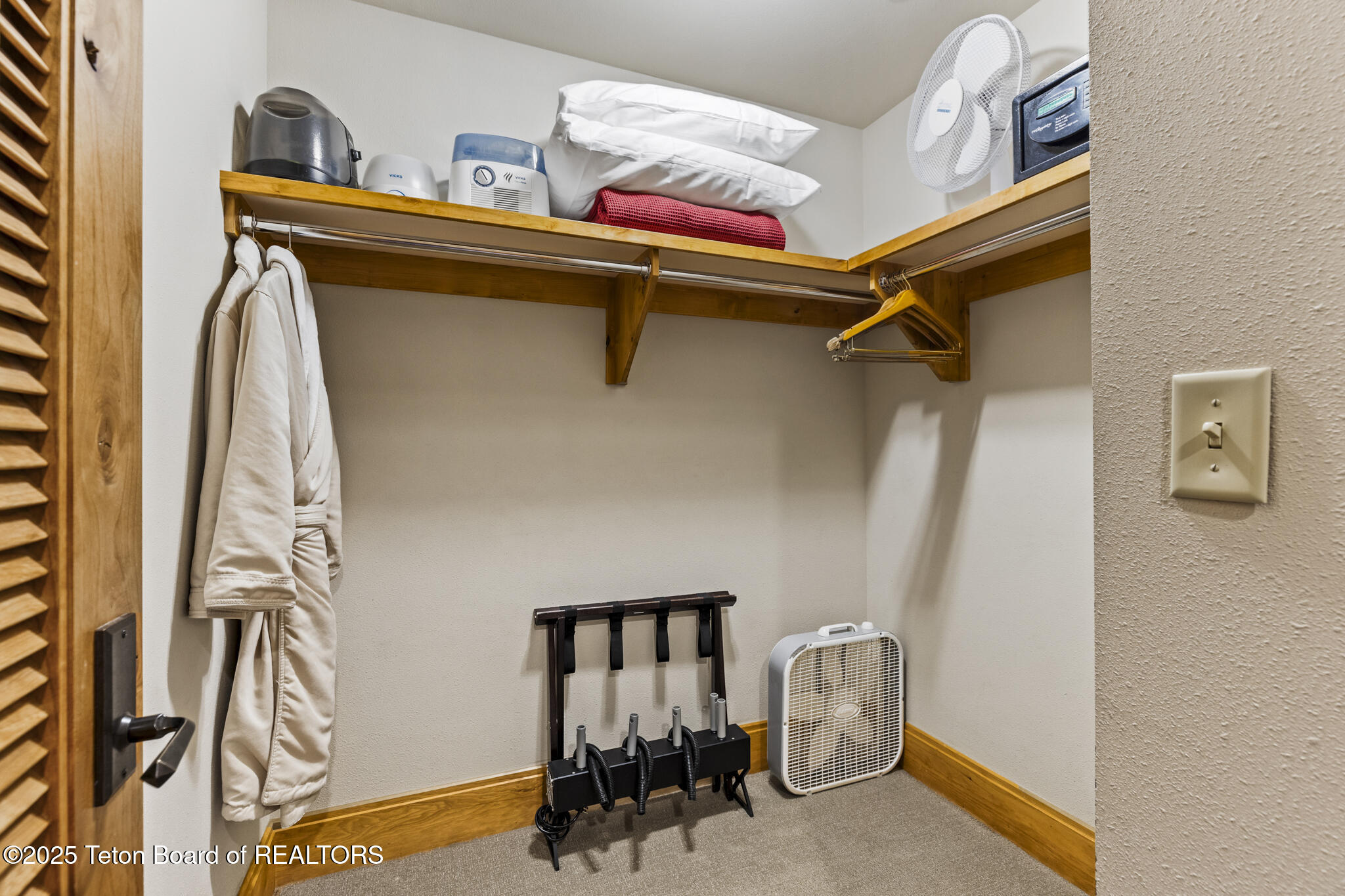 3285 W VILLAGE Drive, 304