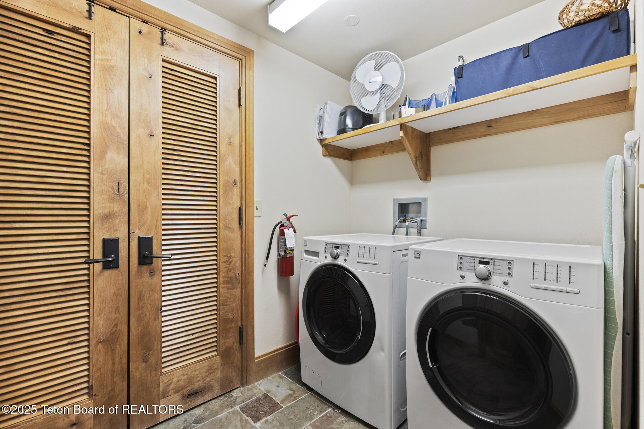 3285 W VILLAGE Drive, 304