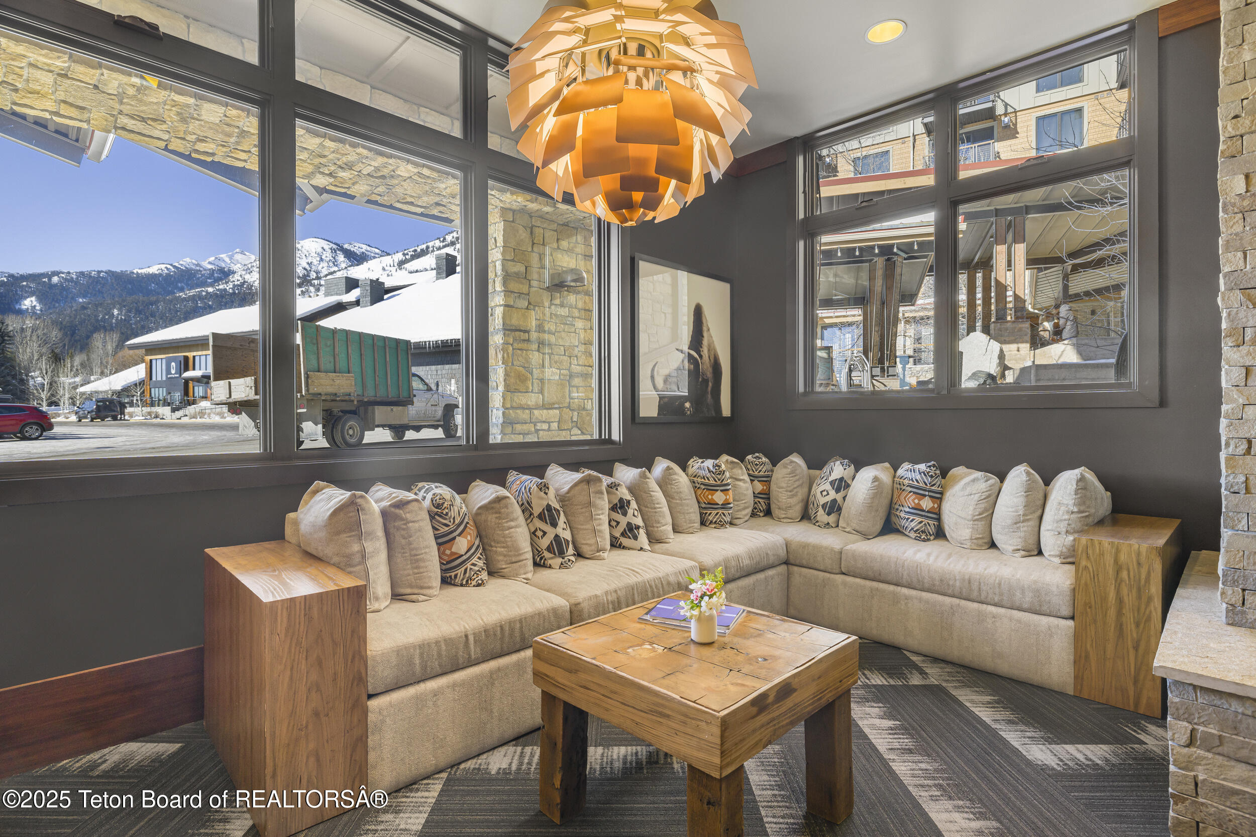 3325 W VILLAGE Drive, 559 / 561