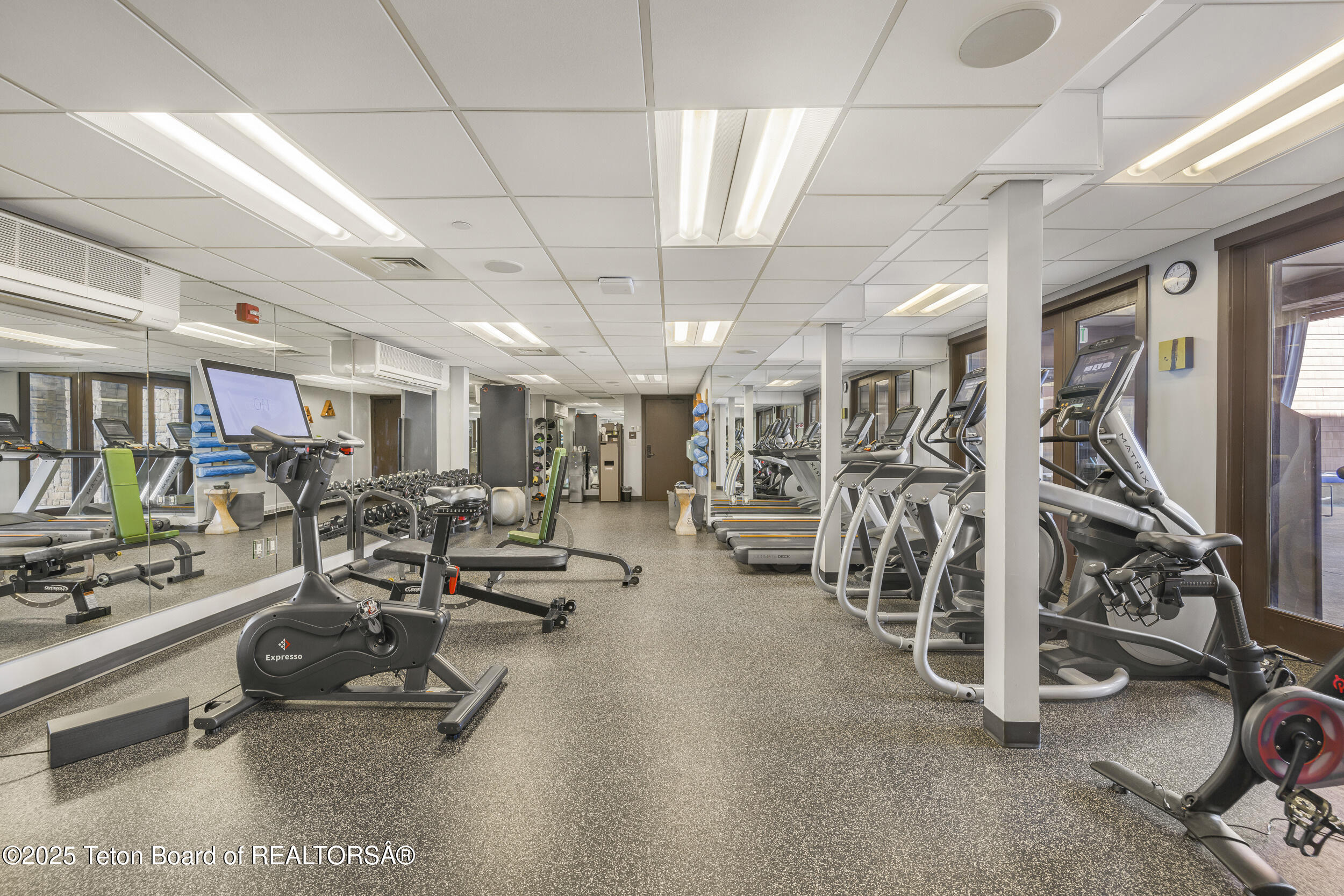 3325 W VILLAGE Drive, 559 / 561