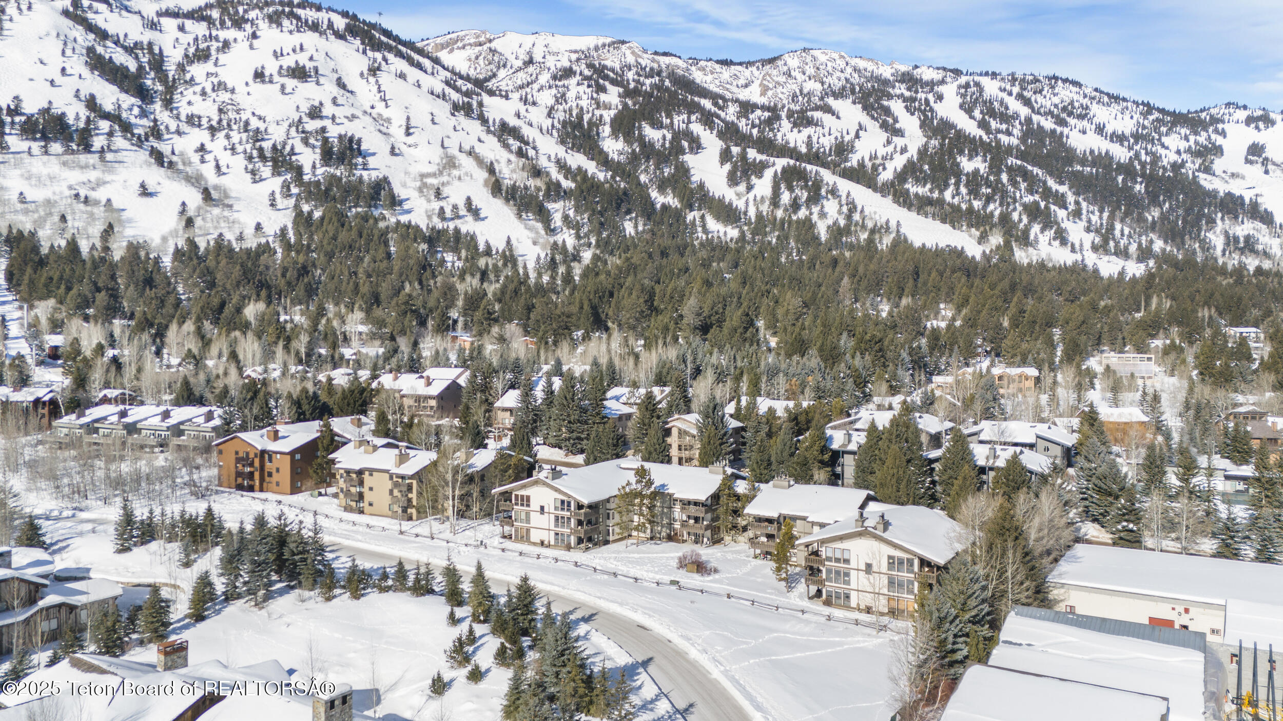 3325 W VILLAGE Drive, 559 / 561