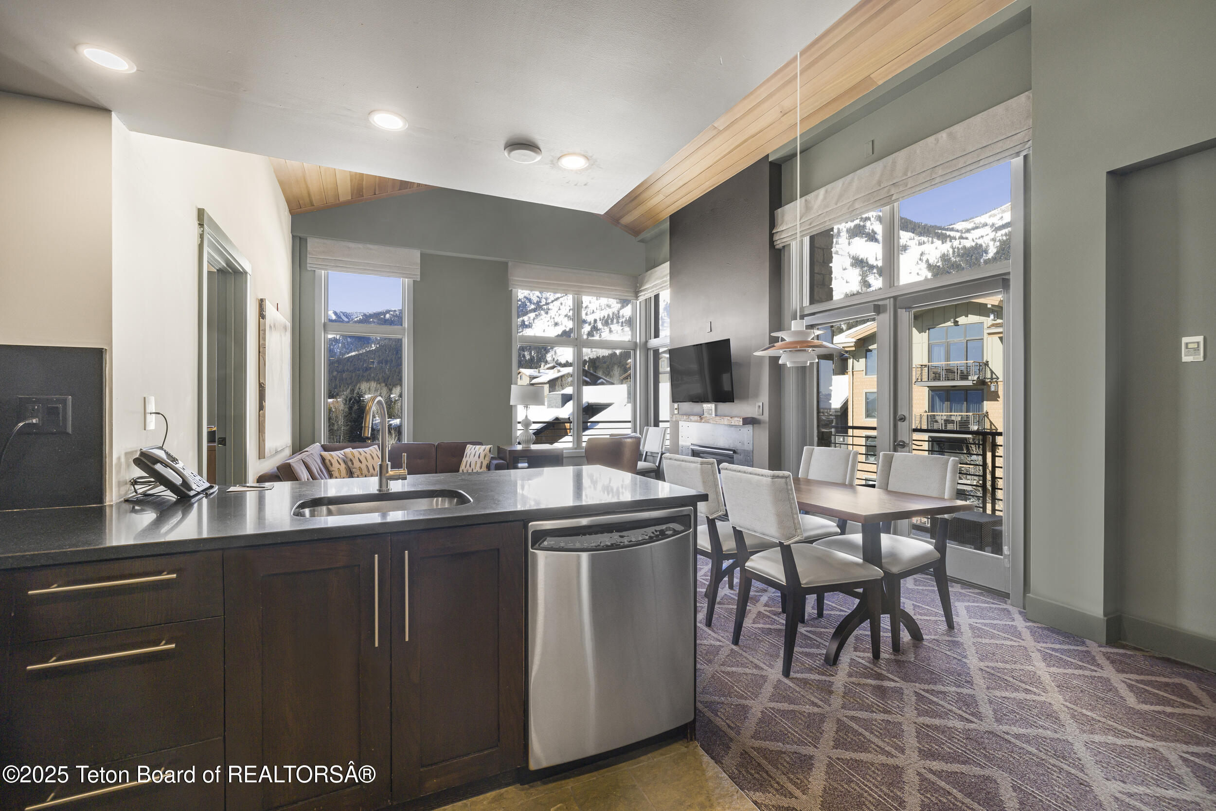3325 W VILLAGE Drive, 559 / 561