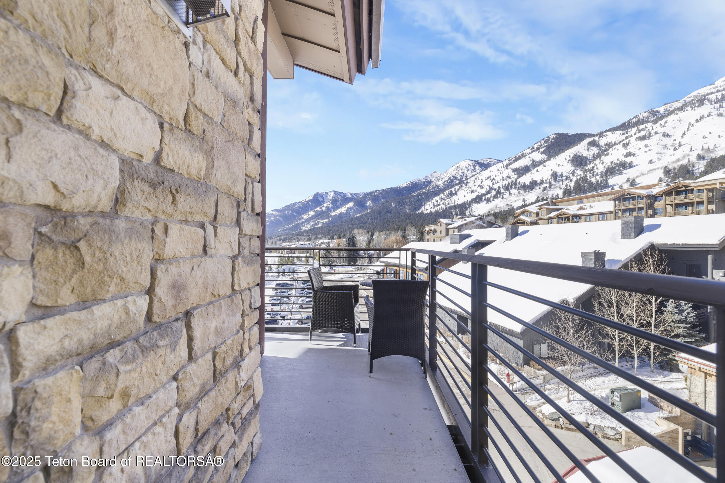 3325 W VILLAGE Drive, 559 / 561